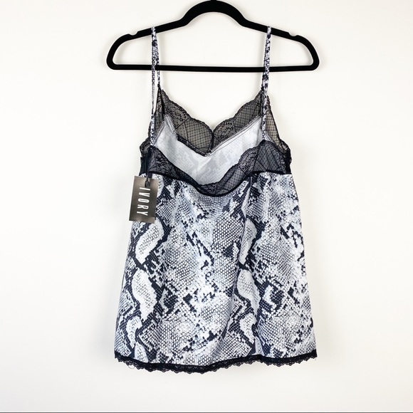 NWOT Snakeskin Print V Neck Tank Top - Picture 5 of 6